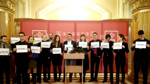 Incident în Parlament. Ministrul Justiţiei, Florin Iordache, şi-a întrerupt declaraţia de presă după ce mai mulţi parlamentari USR l-au boicotat