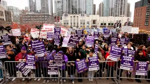 Chicago: Mii de persoane au protestat în timpul unei reuniuni a bancherilor americani