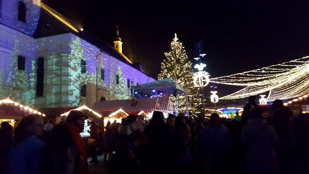 Târgul de Crăciun Bucureşti se deschide pe 1 Decembrie: Gastronomie, decoraţiuni şi concerte în aer liber