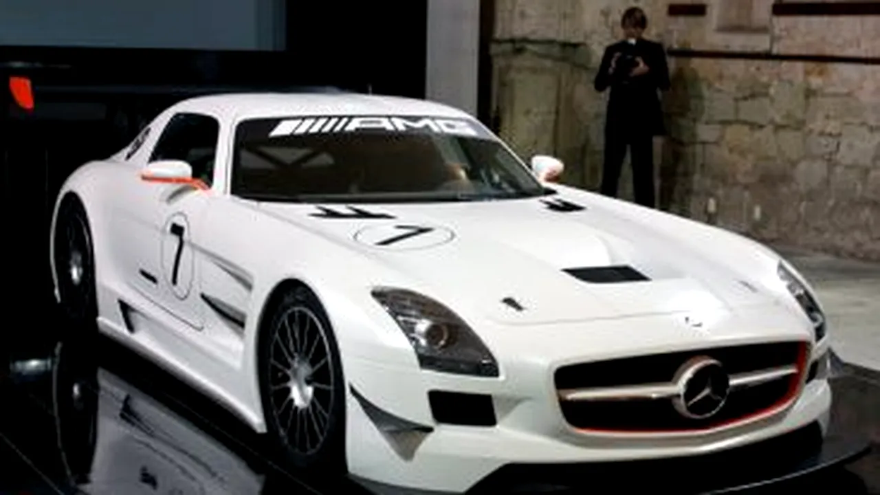 Vezi aici primele imagini cu bolidul Mercedes SLS AMG GT3 de 300 de mii de euro!