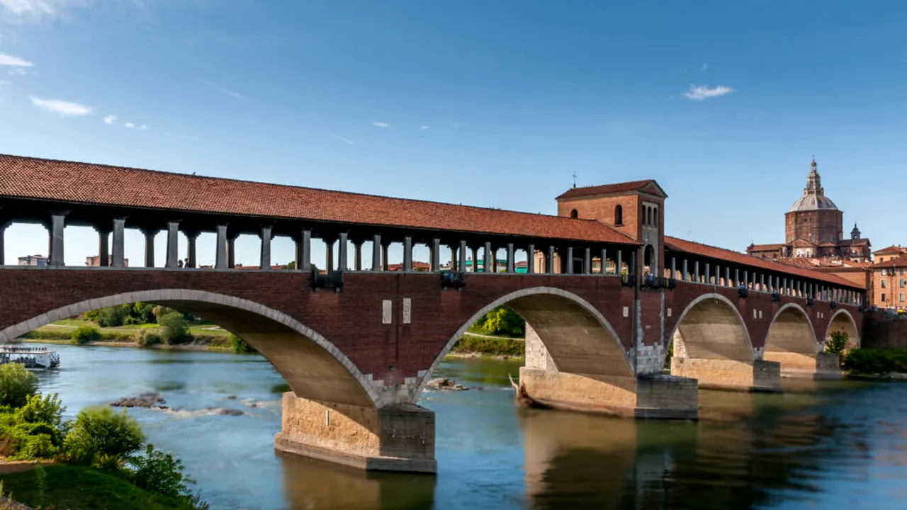 Cel mai frumos pod acoperit din Italia: are o capelă chiar în mijlocul construcției
