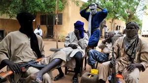 Combatanţi Al-Qaida din Mali au atacat o instalaţie British Petroleum din Algeria. Islamiştii au luat ostatici 41 de occidentali