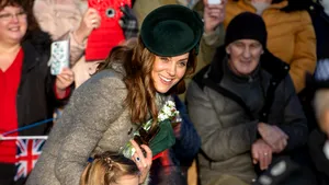 Petrecere pe Zoom cu Regina Elizabeth a Marii Britanii. Prinţesa Charlotte îşi serbează ziua de naştere online