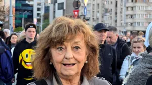 Ana Blandiana, la mitingul de susținere a lui Bolojan: Nimeni nu are interes ca moțiunea să treacă