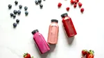 Smoothie-uri, sucuri sau fructe întregi? Care este cea mai sănătoasă modalitate de a consuma fructe?