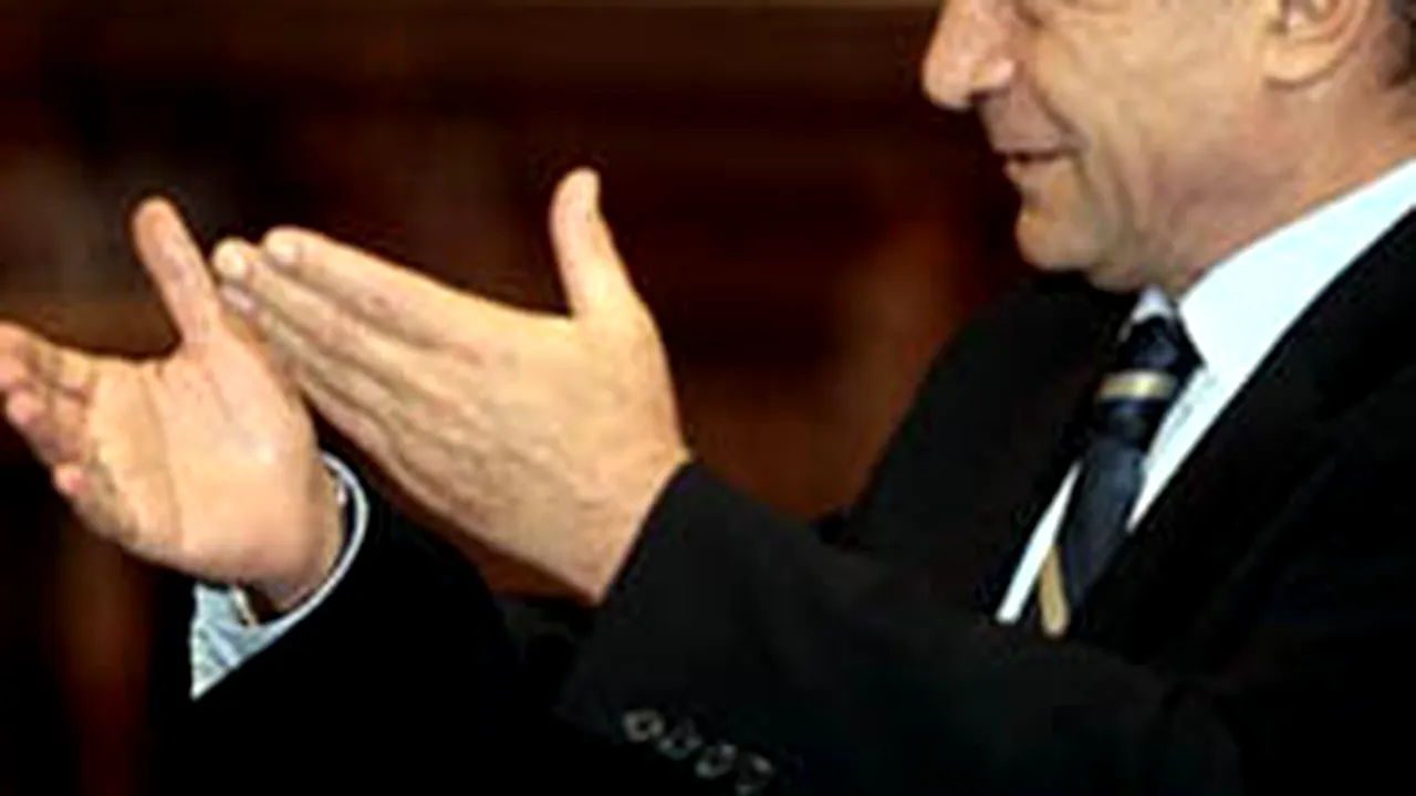 Băsescu: Sunt pregătit să decorez FRF pentru 100 de ani de activitate