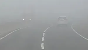 INFOTRAFIC: Ceață densă pe mai multe drumuri din țară. Transfăgărășanul și Transalpina, închise circulației