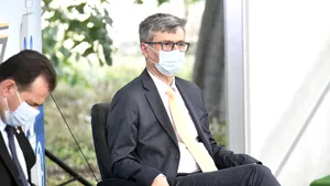 COMENTARIU Marius Oprea | Politica, între traseism şi rovignetă