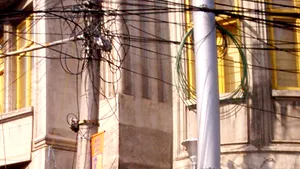 Curtea de Apel Bucureşti: Operatorii de cablu nu trebuie să îngroape cablurile