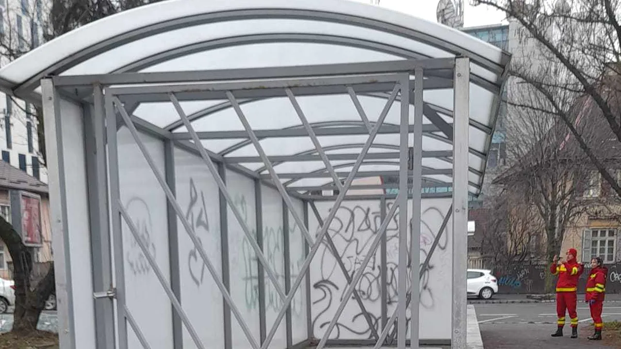 Colet suspect într-o toaletă dezafectată din Braşov