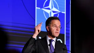 Șeful NATO afirmă că UE nu trebuie să se îndepărteze de SUA în domeniul apărării