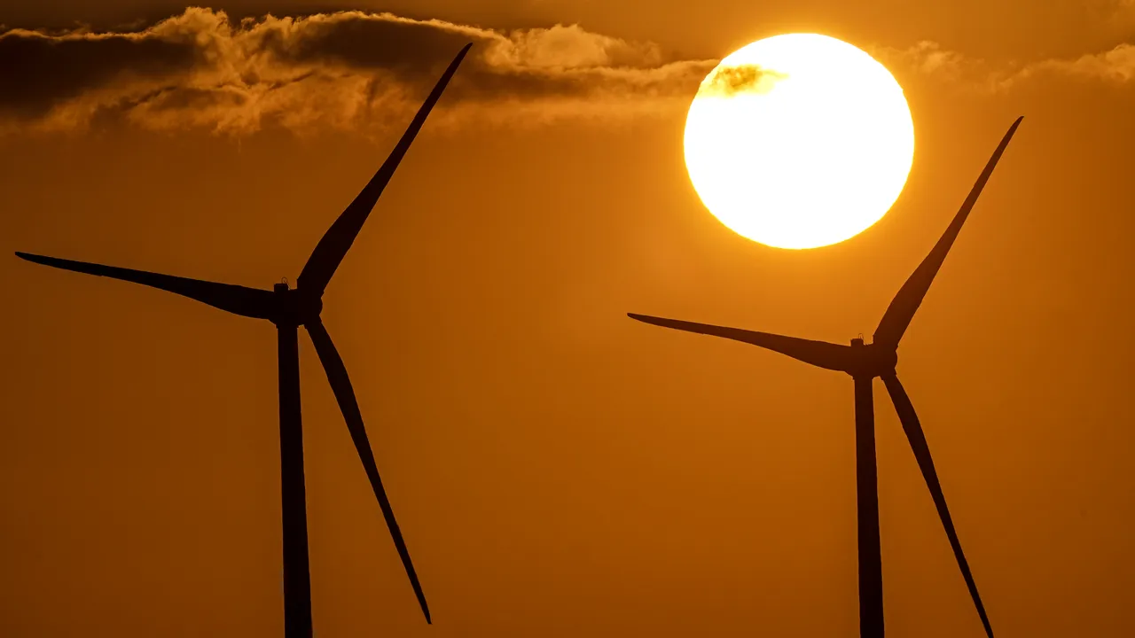 Încep lucrările la o linie electrică vitală pentru Germania. Va transfera energie eoliană din nord în sud