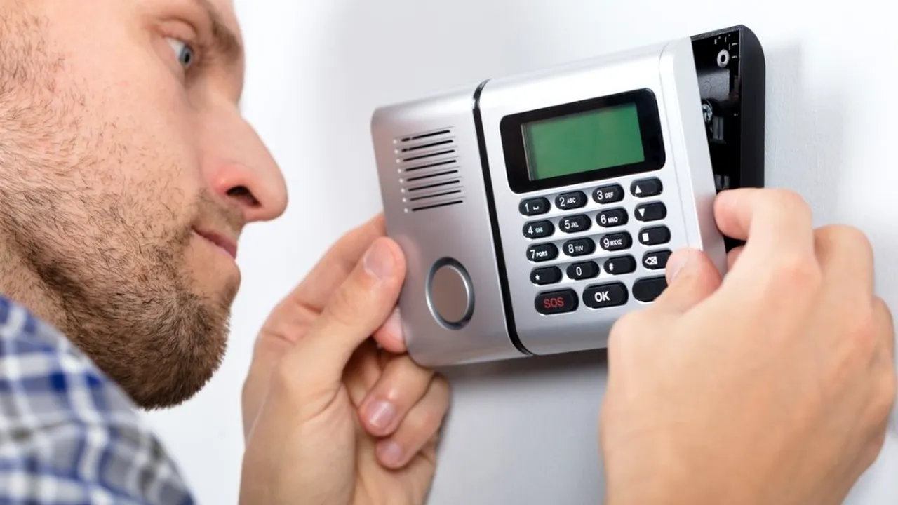 Studiu: Peste 40% din români vor să îşi instaleze la domiciliu sisteme de securitate 