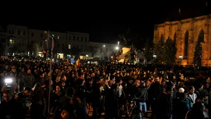 PROTESTE noi în marile oraşe ale ţării: Mii de persoane, în stradă la Constanţa, Timişoara, Cluj, Sibiu, Galaţi, Iaşi, Suceava. Proteste şi în Arad, Alba Iulia, Ploieşti, Piteşti şi Vaslui - FOTO