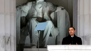 Barack Obama devine marţi primul preşedinte afroamerican al Statelor Unite