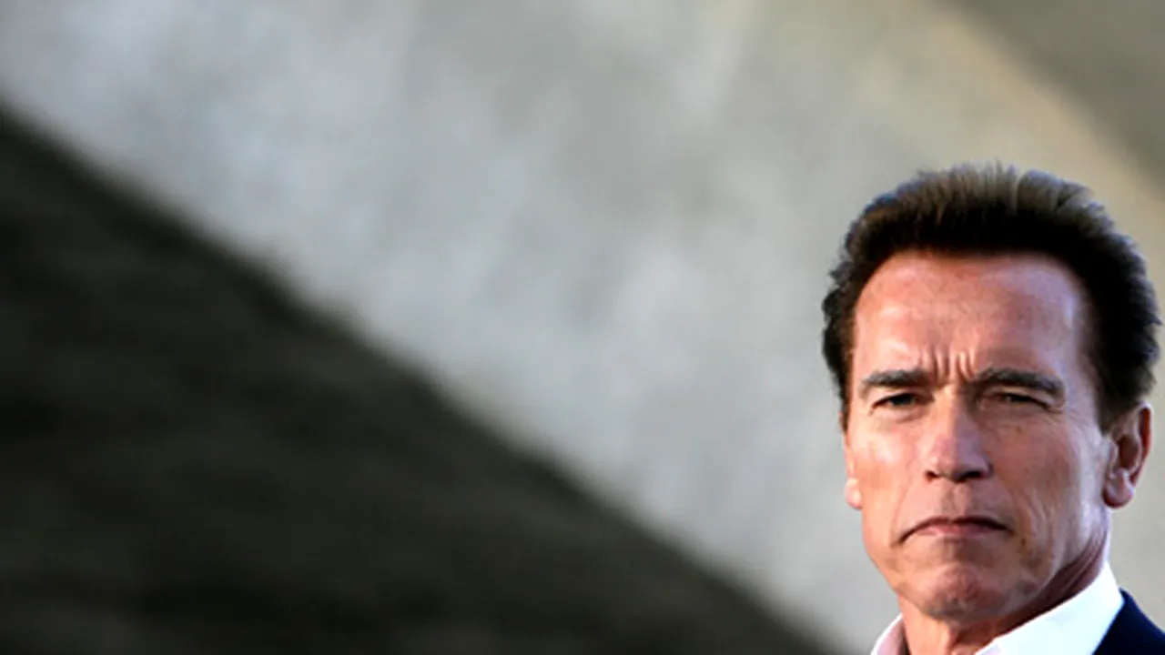 Arnold Schwarzenegger: Inimile noastre sunt alături de familia Jackson