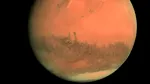 Planeta Marte va putea fi observată aproape de semiluna subțire de la apusul soarelui, în această seară