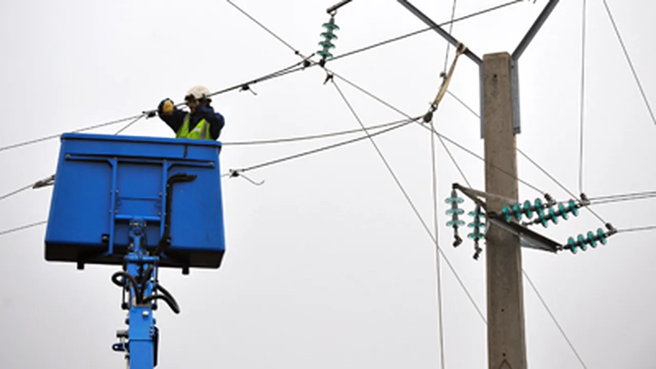 Boc: Toate gospodăriile vor fi racordate la electricitate până la finele anului 2012
