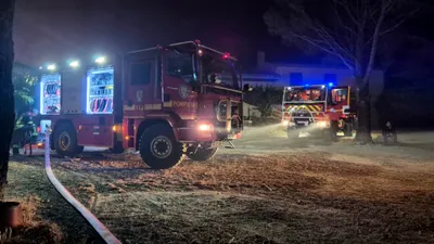 SOCIAL Misiunea pompierilor români în Franța continuă. Intervenție nocturnă pentru protejarea unor gospodării