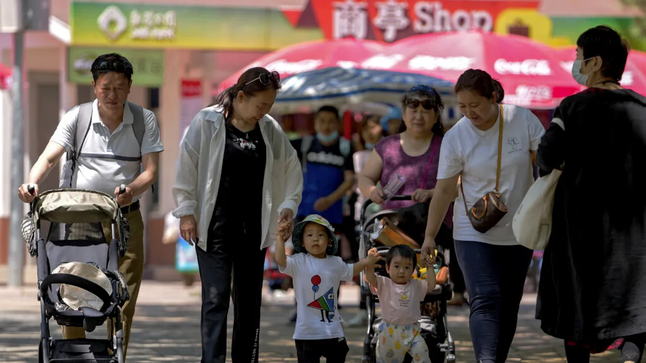 China acordă subvenții pentru îngrijirea copiilor în încercarea de a crește rata natalității