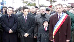 METAMORFOZA UNUI PRIMAR: Cum au evoluat ţinutele lui Radu Mazăre - GALERIE FOTO