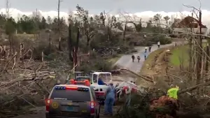 TORNADE în Indiana şi Ohio: Un mort şi cel puţin 130 de răniţi / Stare de URGENŢĂ în mai multe regiuni VIDEO
