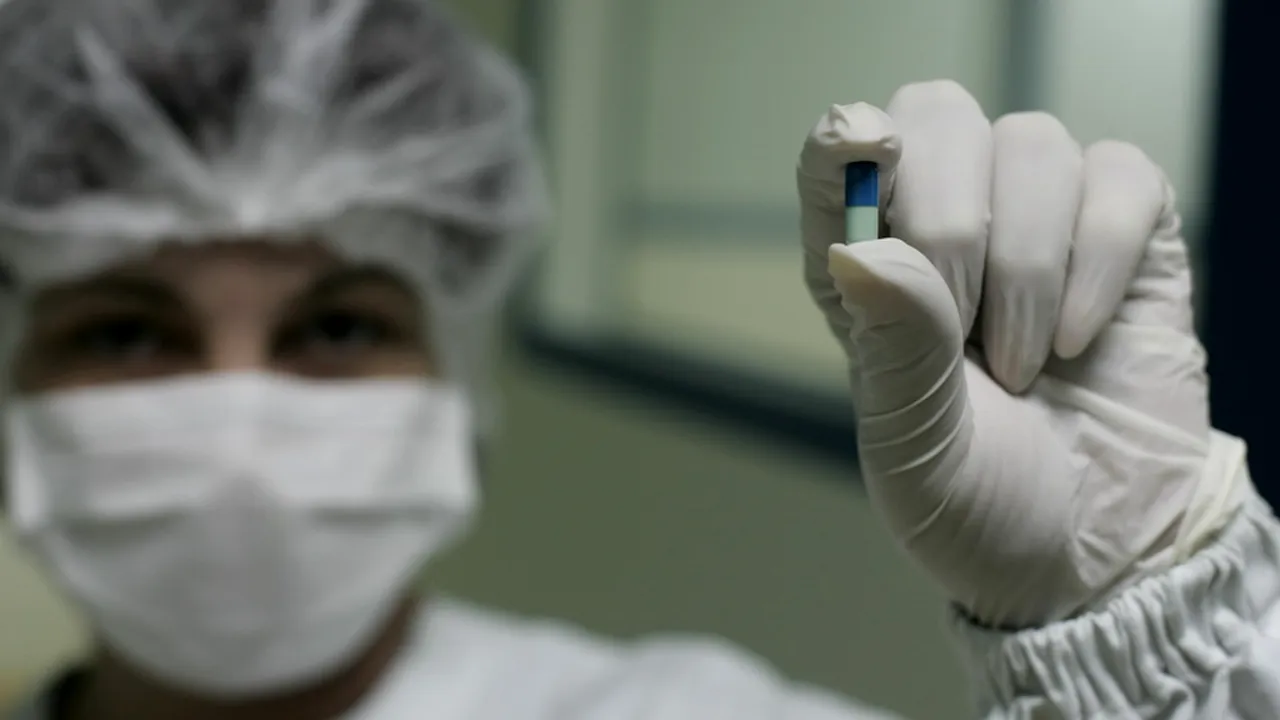 Spitalele şi centrele de evaluare COVID au antivirale suficiente. Ministerul Sănătăţii: 500 de pacienţi au primit momentan Molnupiravir