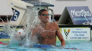 ULUITOR: Italienii îl compară pe înotătorul român David Popovici, 16 ani, cu cel mai mare sprinter din istorie, rusul Alexander Popov!