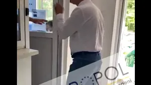 Ministrul de Interne cere anchetă în cazul comisarului şef Christian Ciocan, înregistrat când vociferează într-o secţie de poliţie