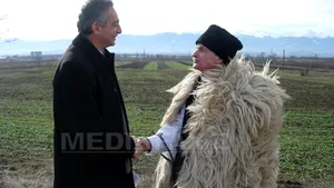 REPORTAJ: La 96 de ani, a fost reangajat cioban de fostul patron: