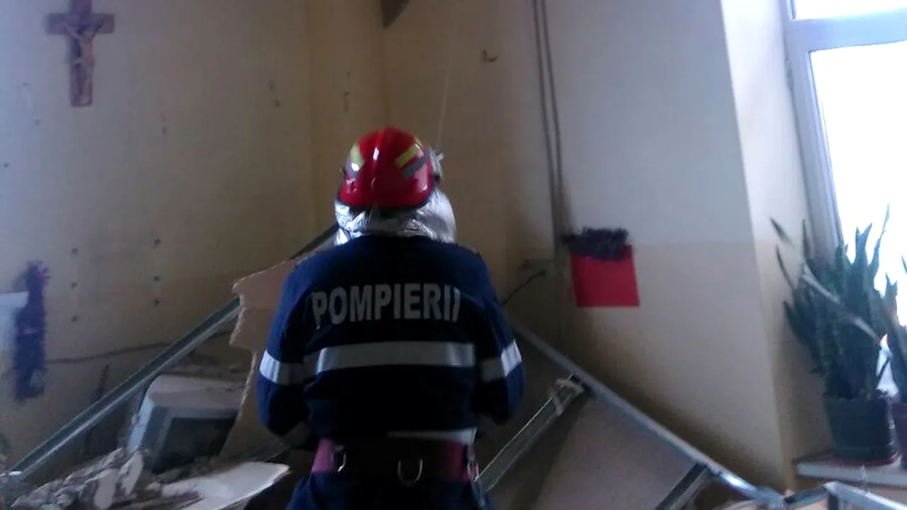Tavanul unui cămin de bătrâni din Maramureş s-a surpat peste pacienţi. Doi oameni au fost răniţi