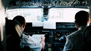 Agenţia pentru Siguranţa Aviaţiei a UE face un pas în spate privind ideea de a permite zborurile de linie cu un singur pilot