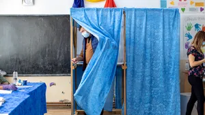 Alegeri locale parţiale. Scandal lângă o secţie de votare din judeţul Ilfov. Poliţia a intervenit
