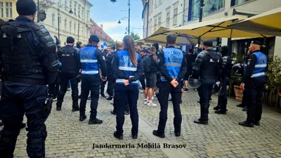 SPORT Incidente înaintea meciului Steaua-Poli Timișoara, la Sibiu. Jandarmii au folosit gaze lacrimogene