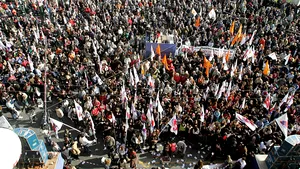 Grecia: Mii de angajaţi protestează faţă de măsurile de austeritate ale Guvernului