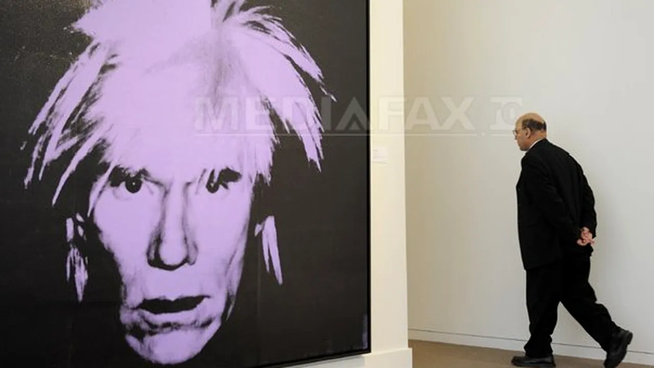 Opere de Andy Warhol, vândute la licitaţie online cu 2,3 milioane de dolari - FOTO