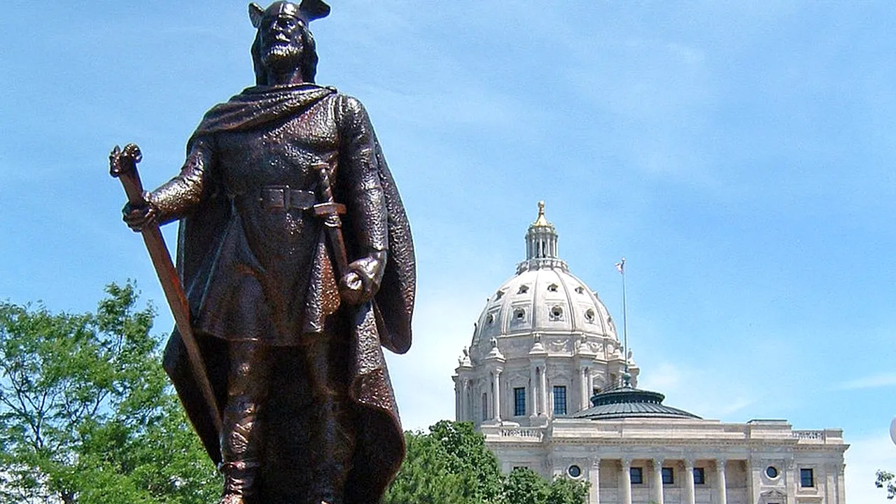 Fost premier român, ironii la adresa lui Donald Trump: Singurul argument pentru Groenlanda e culoarea părului, ca a lui Erik cel Roșu