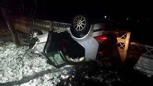 FOTO Accident teribil în Constanţa: Un bărbat a murit, după ce a pierdut controlul maşinii şi s-a răsturnat