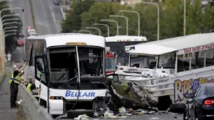 Patru studenţi străini morţi la Seattle, într-un accident între două autobuze - VIDEO