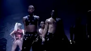 Lady Gaga a cântat pe Lună şi şi-a arătat posteriorul la MTV Europe Music Awards 2011 - FOTO, VIDEO