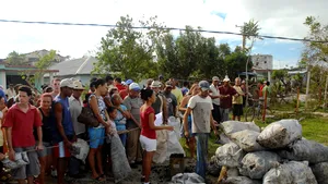 Washington şi statul New York declară STARE DE URGENŢĂ în aşteptarea uraganului Sandy