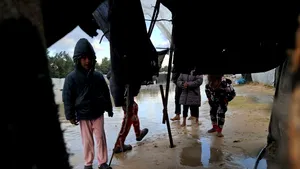 Un bebeluș a murit din cauza frigului în Gaza