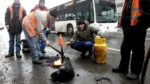 Atenţie, şoferi! Bucureştiul se transformă în şantier. Lucrări de reparare a carosabilului pe şapte artere mari 