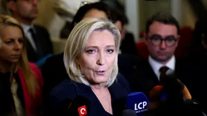 Anunțul momentului. Lidera extremei drepte franceze a anunțat că va candida la alegerile prezidențiale din 2027