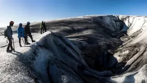Islanda. Operaţiune de salvare a unor turişti captivi într-o peşteră de gheaţă care s-a prăbuşit