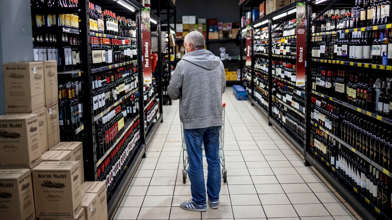 Cât alcool e „prea mult” şi unde recomandă medicii să punem limita. Consumul băuturilor alcoolice, în creştere în timpul pandemiei