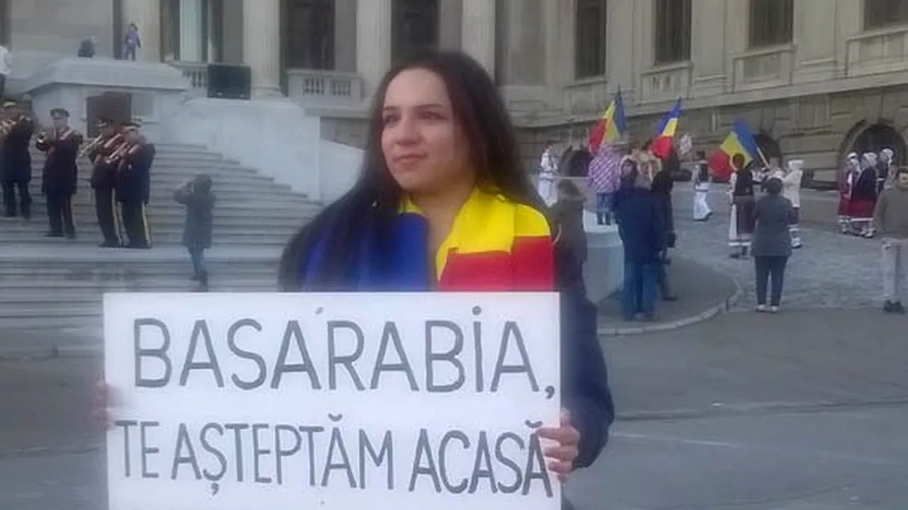 Susţinători ai unirii cu Republica Moldova au defilat cu o sută de maşini de la Bucureşti la Ploieşti - FOTO