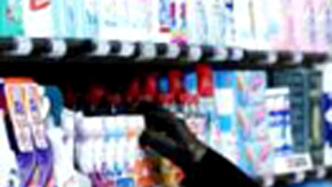 Karl Lagerfeld, pentru prima dată la supermarket, la 78 de ani - FOTO