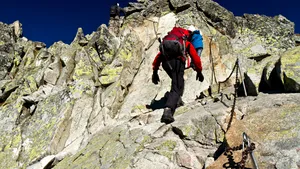 Nepalul elimină deşeurile şi cadavrele de pe Everest, cel mai înalt vârf de munte din lume
