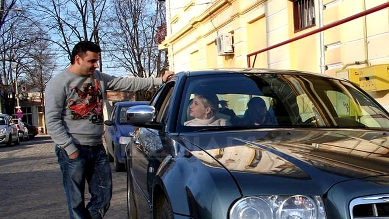 Cântăreţul de manele Liviu Guţă, implicat într-un accident rutier - VIDEO